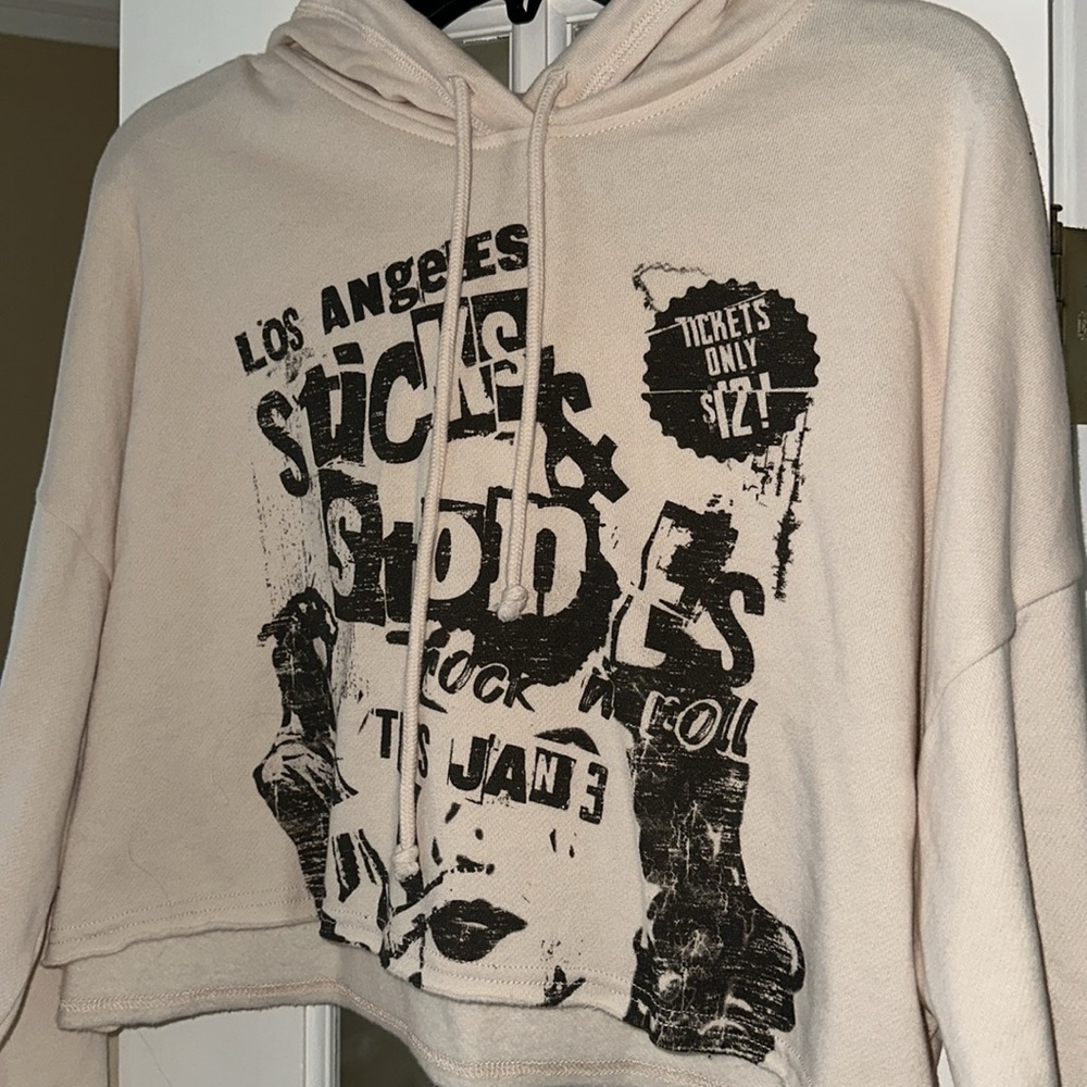 Hollister Crop Sweatshirt - Picture 2 of 4